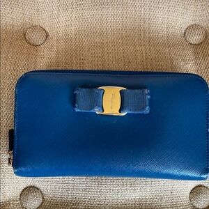 MINOR REHAB Salvatore Ferragamo Vibrant Blue Wallet with Gold Bow
